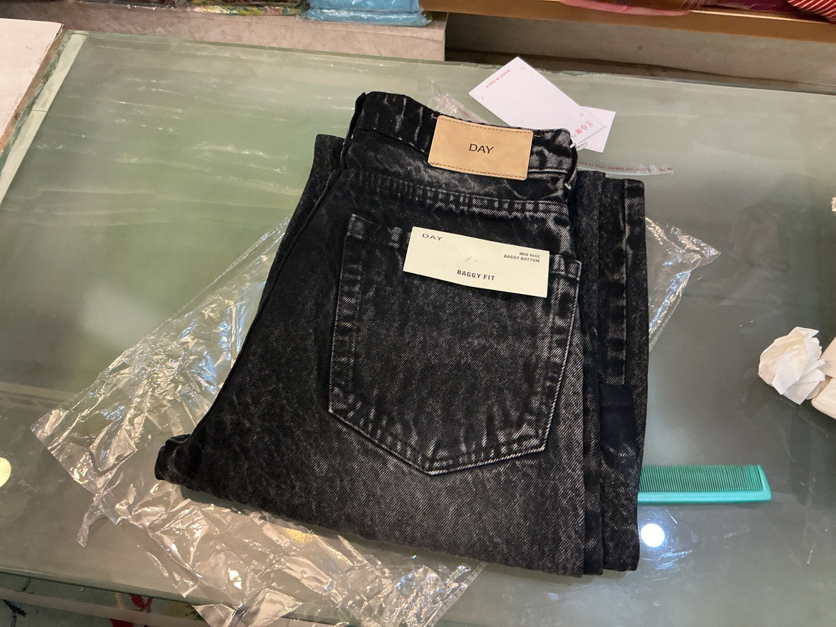 BLACK WASH DAY